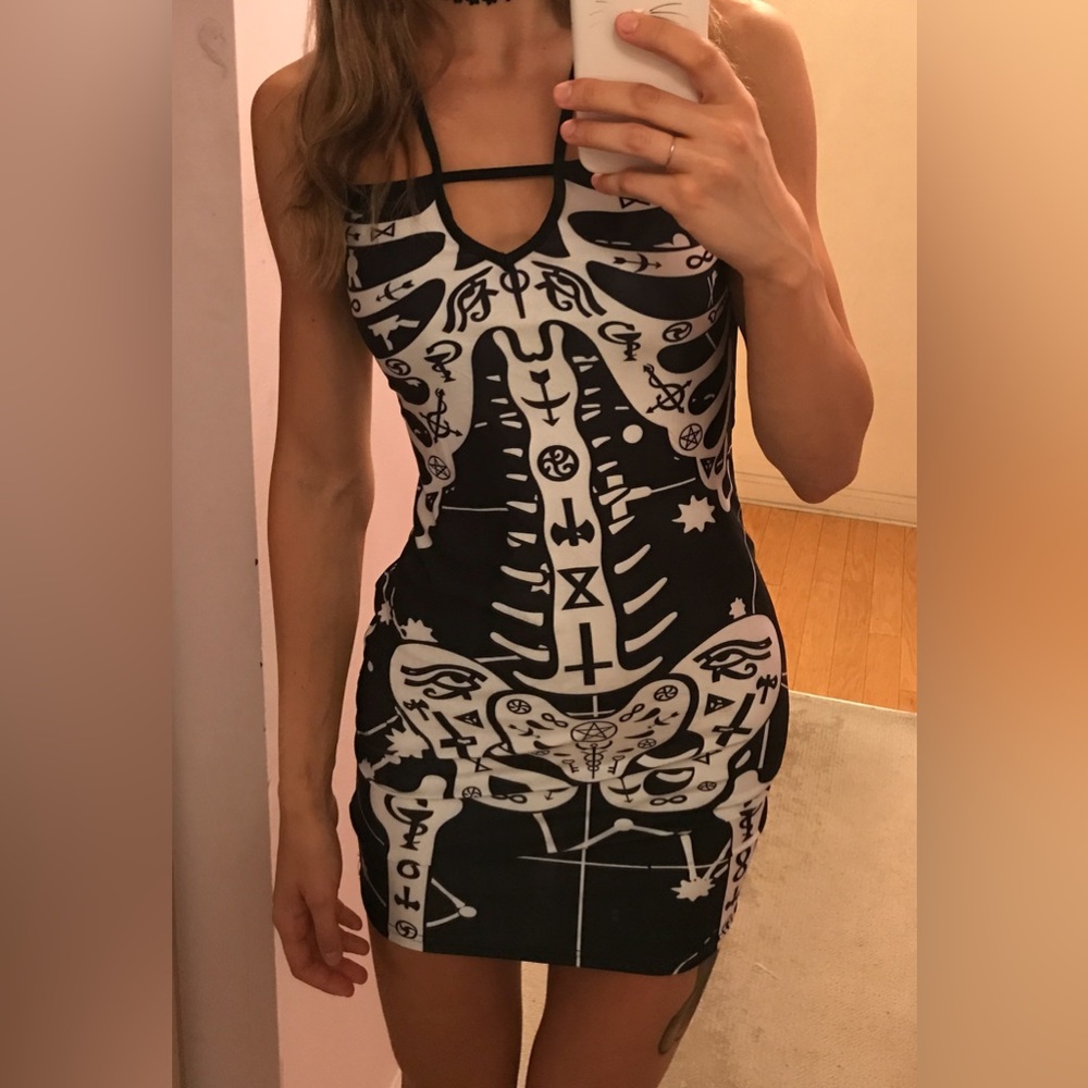 Skeleton Dress - Super Cool